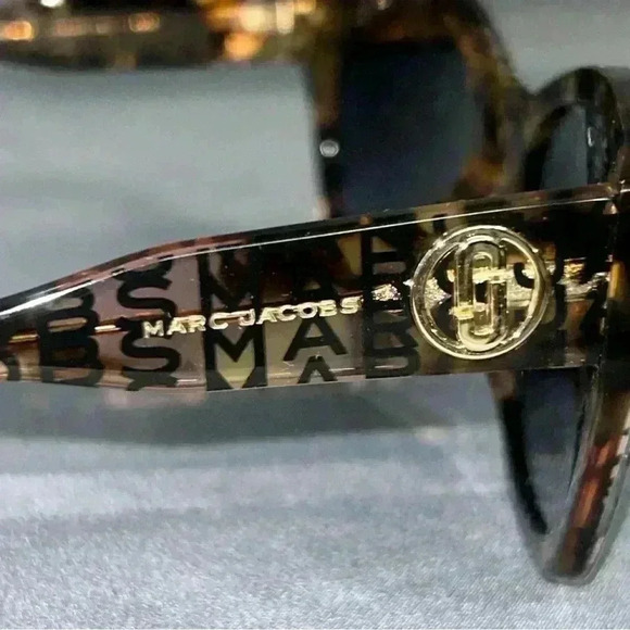 EUC Marc Jacobs Eyewear Tortoise Shell Color All Over‎ Logo squared cat Eye Cut - Picture 4 of 14